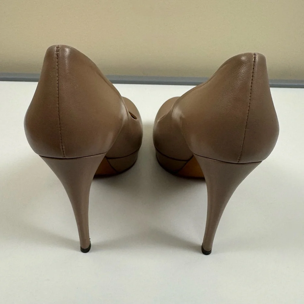 Gucci Nappa Charlotte Leather Pump in Winter Rose - Picture 6 of 12